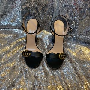 Gucci Leather Sandal. Size 40 Includes BOX